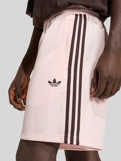 adidas Originals Regular Fit Trainingsshorts mit Logo Print Altrosa 3