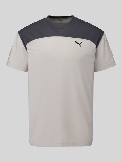 Produktfoto, Regular Fit T-Shirt mit DryCell Technology Modell 'PUMATECH Essentials Tee' von PUMA in Weiß und Dunkelgrau, klare Linien, glatte Textur, Herren T-Shirt von PUMA Performance