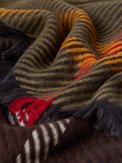Produktfoto, Struktur des Schals mit Logo-Patch Modell 'BLAIR TARTAN' von Barbour, warme Farben, weiche Textur, Damen Schal von Barbour
