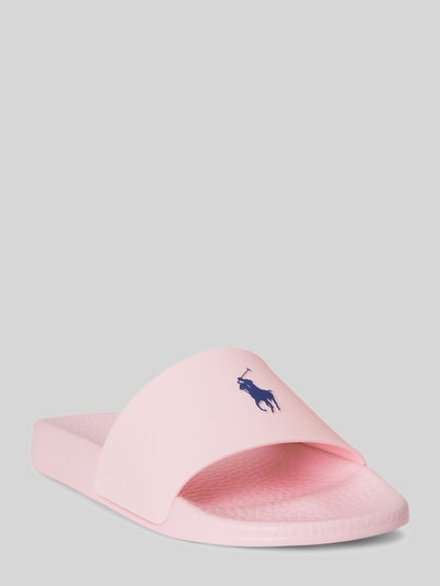 Produktfoto, Badeschuhe mit Logo-Print von Polo Ralph Lauren, rosa einfarbig mit strukturierter Sohle und flacher, abgerundeter Spitze