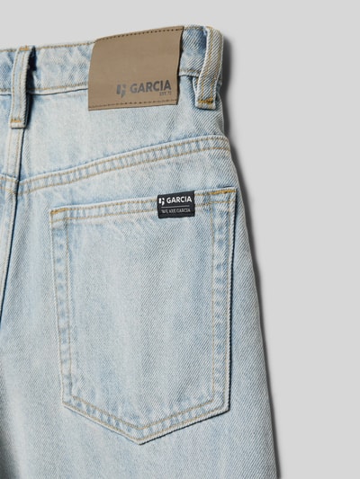 Productfoto, Straight Fit Shorts met Logo-Patch model 'Jaysen' van Garcia, denimlook, puur katoen, 5-pocketmodel, knoop- en ritssluiting