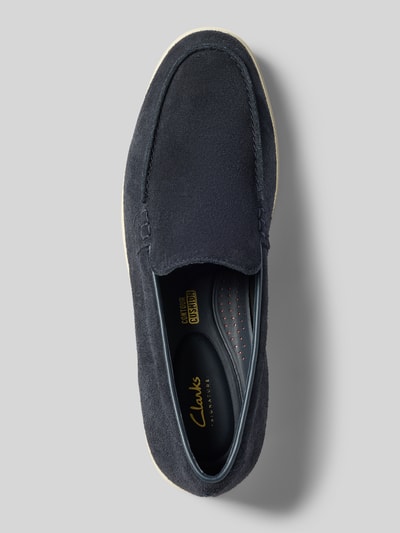 Productfoto, Slipper uit gecoat leer model 'Torford Easy' van Clarks, blauwe tint, gestructureerde zool, maat 44: hakhoogte 2 cm, schachthoogte 7 cm, schachtwijdte 13 cm