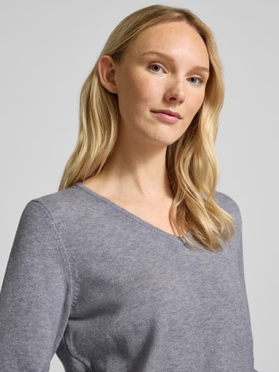 Christian Berg Woman Regular Fit Strickpullover mit V-Ausschnitt Mittelgrau 3