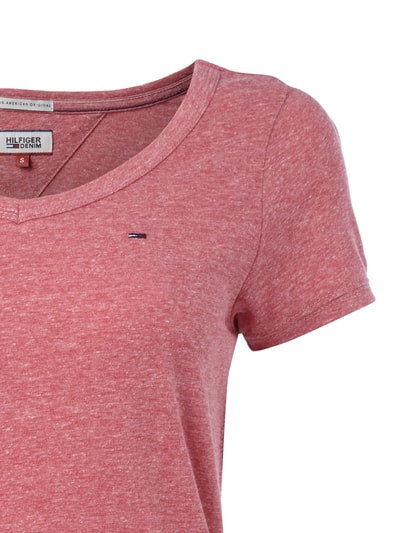 Tommy Jeans T-Shirt mit Logo-Stickerei im Brustbereich Fuchsia 2