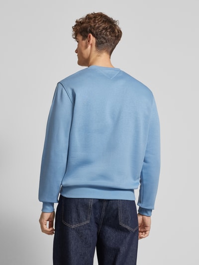 Tommy Jeans Regular Fit Sweatshirt mit Label-Stitching Rauchblau 5