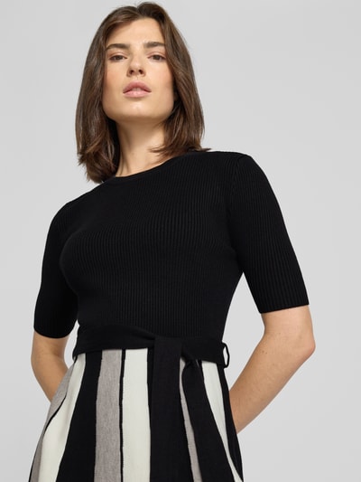 Apricot Knielanges Kleid aus Viskose-Mix in Strick-Optik Black 3