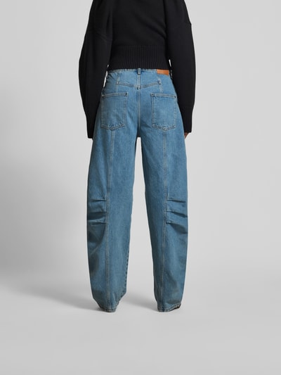 ROTATE Barrel Jeans mit Gesäßtaschen Jeansblau 5