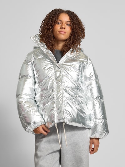 Only Boxy Fit Steppjacke mit metallisch glänzendem Oberstoff Modell 'PEARL' Silber 4