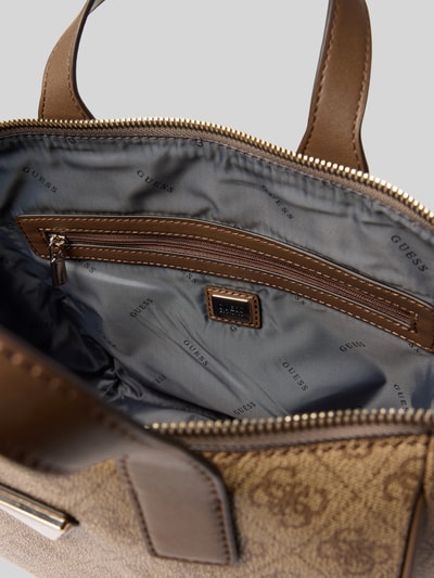 Produktfoto, Tote Bag mit Label-Patch Modell 'FOLLIE' von Guess, główna przegroda z zamkiem błyskawicznym, kieszeń wewnętrzna zapinana na zamek błyskawiczny, szerokość w rozmiarze 1: 36 cm, długość w rozmiarze 1: 24 cm, głębokość w rozmiarze 1: 12 cm, długość paska na ramię w rozmiarze 1: 114 cm