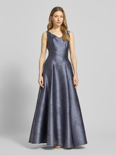 Kobiece model nosi Regular Fit Abendkleid mit floralen Allover-Design od Swing, kwiatowy wzór na całej powierzchni, krój regular fit, linia a, taliowany, bez rękawów, dekolt w serek, zamek błyskawiczny, długość tyłu w rozmiarze 36: 134 cm, szerokość w rozmiarze 36: 45 cm, widok całej sylwetki z przodu.