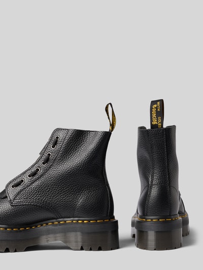 Produktfoto, Boots aus Leder mit Reißverschluss Modell 'SINCLAIR' von Dr. Martens, zwart gecoat leer, afgerond model, profiel plateauzool, labeldetail, ritssluiting, vetersluiting, dames, hakhoogte maat 40: 6 cm, schachthoogte: 15 cm, schachtbreedte: 10 cm