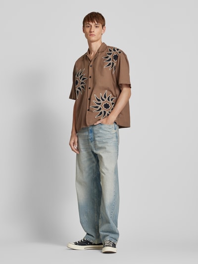 REVIEW Koszula casualowa z kołnierzem z połami Ziemisty brązowy 1