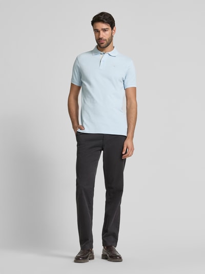 Barbour Slim Fit Poloshirt mit Label-Stitching Blau 1