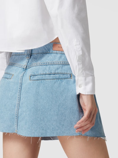 REVIEW Jeansrock mit Label-Patch aus Leder Hellblau 3