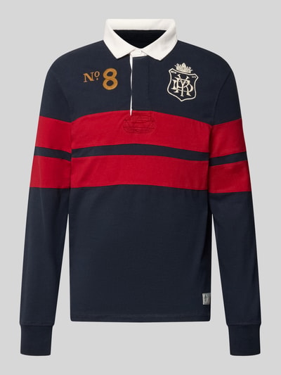 Produktfoto, Regular Fit Rugby Shirt mit Logo- und Motiv-Stitching von Superdry aus reiner Baumwolle, Polokragen, kurze Knopfleiste, Label-Patch, Rückenlänge 70 cm in Größe M, marineblau mit roten Streifen, glatte Struktur