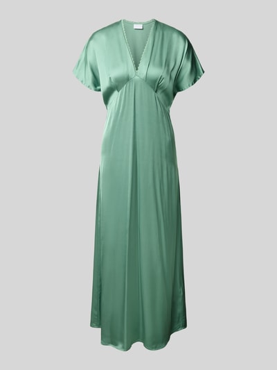 Produktfoto, Maxikleid aus Viskose mit V-Ausschnitt van Jake*s Collection in lichtgroen, a-lijn, kanten details, viscose textuur, glanzend, context: dames maxikleed, ruglengte 134 cm, borstwijdte 44 cm, mouwlengte 14 cm.
