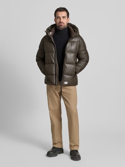 khujo Kurtka pikowana o kroju regular fit z naszywką z logo model ‘Coen’ Khaki 1