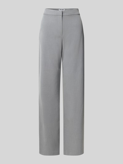 Produktfoto, Wide Fit Stoffhose mit Viskose-Anteil von REVIEW in Hellgrau, elastischer Material-Mix, Haken- und Reißverschluss, strukturierte Oberfläche