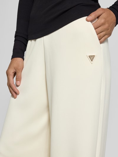 Guess Activewear Wide Leg Stoffhose mit Label-Applikation Modell 'OLYMPE' Offwhite 3