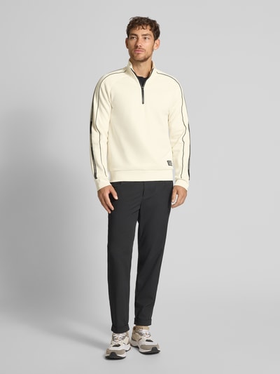 EA7 Emporio Armani Sweatshirt mit Stehkragen und Reißverschluss Offwhite 1