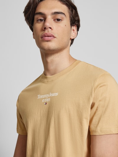 Tommy Jeans T-shirt met labelprint Zand - 3