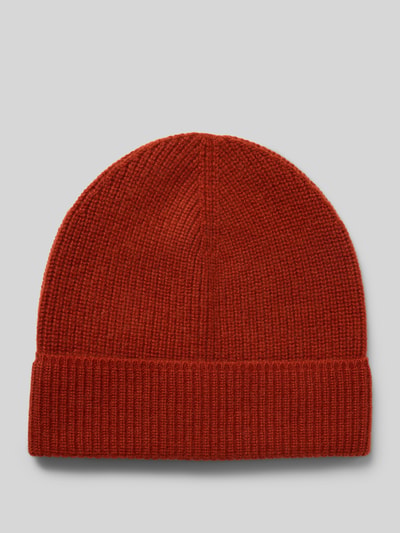 Produktfoto, Strickmütze aus reinem Kaschmir mit breitem Umschlag von Christian Berg Woman in warmem Rot, grob gestrickte Textur, gleichmäßige Form.