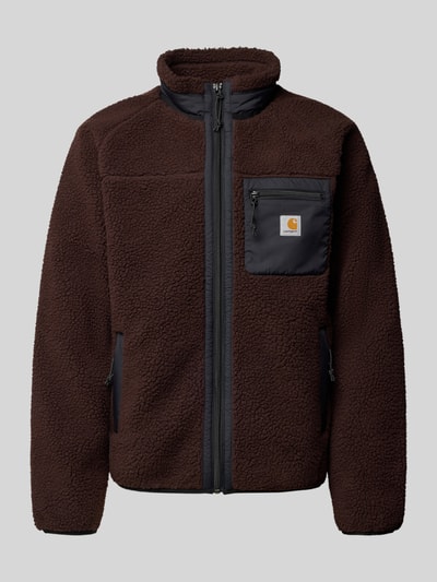 Produktfoto, braune Fleecejacke mit Brusttasche Modell 'PRENTIS LINER' von Carhartt Work In Progress, Regular-Fit, Stehkragen, Label-Detail, Reißverschluss, herren, strukturierte weiche Textur
