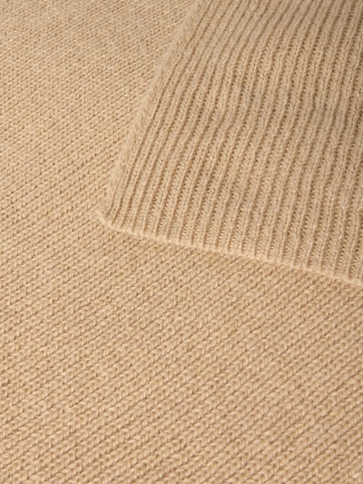 Produktfoto, Schal mit Schurwoll-Anteil MADE in Germany von UNIO Hamburg, beige, rechteckig, Strick-Struktur, italienische Garne, Detailaufnahme des Materials