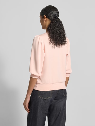 Vrouwenmodel draagt Regular Fit Sweatshirt uit modal-mix model 'TENNY' van Selected Femme, effen, 3/4 ballonmouw, scuba, rugaanzicht