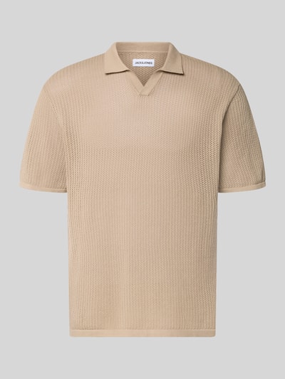 Produktfoto, Strickshirt mit Bio-Baumwoll-Anteil Modell 'JERRY' von Jack & Jones, beiger Farbton, semitransparente Optik, gerader Schnitt, Umlegekragen