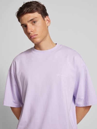 REVIEW Essentials Oversized T-Shirt  Flieder 3