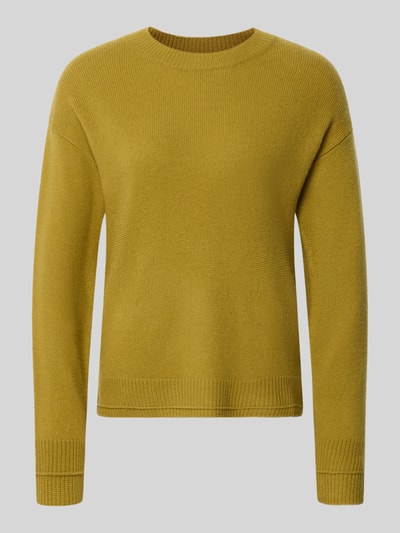 Produktfoto, Strickpullover mit überschnittenen Schultern von Christian Berg Woman in Senfgelb, Rundhalsausschnitt, gerippte Abschlüsse, lockere Passform, langärmeliges Design, strukturierte Textur.