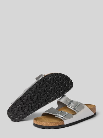 Produktfoto, Slipper in Leerlook Model 'Arizona' van Birkenstock, dames instappers met afgeronde pasvorm, logodetail, hakhoogte maat 40: 3 cm