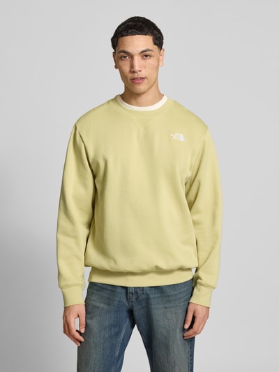The North Face Relaxed Fit Sweatshirt mit Label-Stitching Modell 'ESSENTIAL' Hellgelb 4