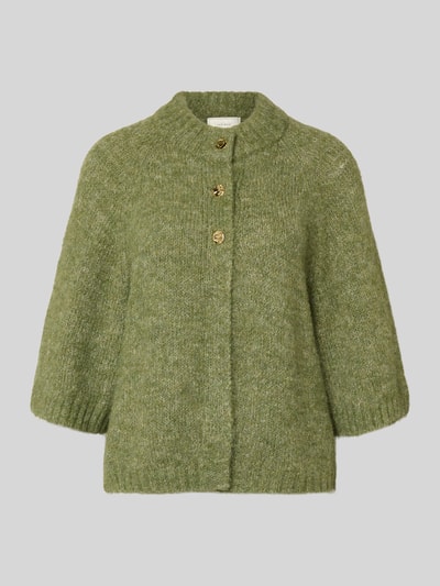 Produktfoto, Strickjacke mit 1/2-Arm Modell 'Benutta Fluffy' von Neo Noir in Grün, Material-Mix mit Baumwoll-Anteil, Relaxed-Fit, Rundhalsausschnitt, Knopfverschluss, weiche Textur