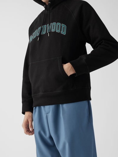 WOOD WOOD Hoodie mit Label-Print Black 6