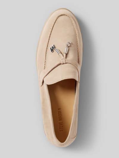 Produktfoto, Slipper aus Leder mit Zierriemen Modell 'Portland' von Steve Madden, beżowy, lekko zaokrąglony nosek, ozdobny pasek z literami, lekko fakturowana podeszwa, wysokość obcasa w rozmiarze 40: 2 cm, wysokość cholewki w rozmiarze 40: 6 cm, szerokość w rozmiarze 40: 12 cm.