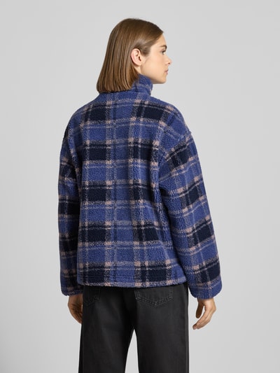 Review Kurtka polarowa ze stójką i detalem z logo Granatowy 5