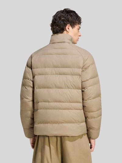 adidas Sportswear Regular Fit Steppjacke mit Logo-Print Beige 4