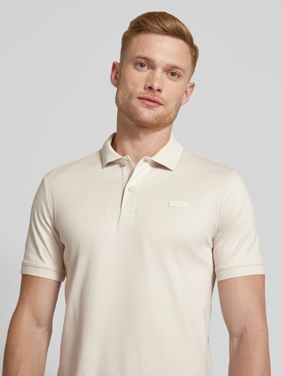 CK Calvin Klein Koszulka polo o kroju regular fit z listwą guzikową Beżowy 3
