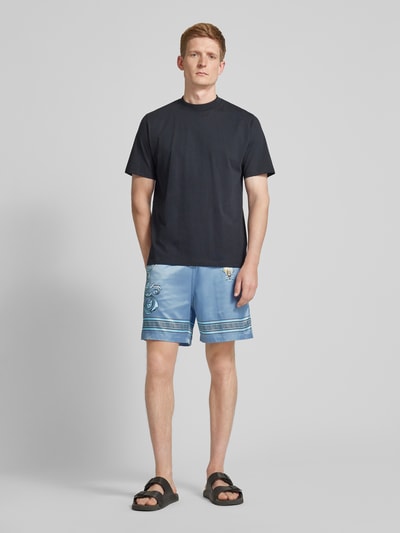 CARLO COLUCCI Regular Fit Shorts mit Motiv- und Label-Print Hellgrau 1