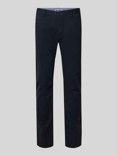 Produktfoto, Schmale Chino mit gerader Silhouette und mittlerer Bundhöhe von REVIEW, bawełniano-elastanowy materiał, krój slim fit, średni stan, kieszenie z tyłu, szerokość w rozmiarze M: 43 cm, długość nogawki wewnętrznej w rozmiarze M: 81 cm, kolor ciemnogranatowy, gładka tekstura
