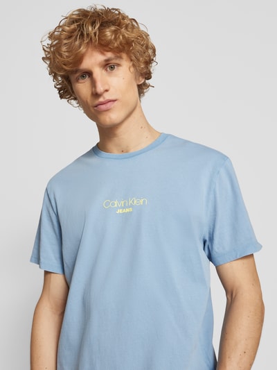 Calvin Klein Jeans T-Shirt mit Label-Print Rauchblau 3