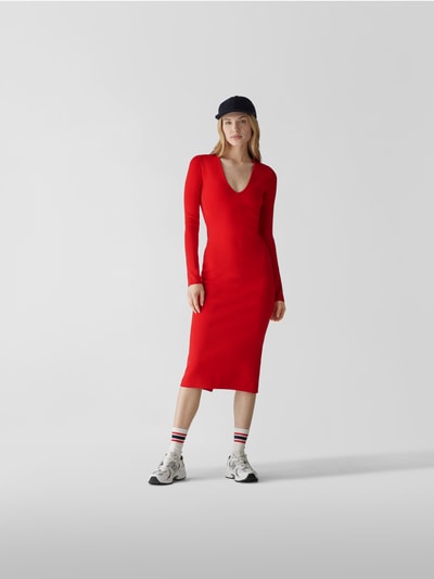 Victoria Beckham Midikleid mit V-Ausschnitt Rot 1