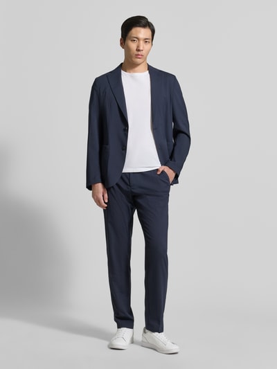 Männermodel trägt Slim Fit Anzugsakko aus Woll-Mix Modell 'P-HANRY-WG-PK' van BOSS, look: effen, wolmix, opgestikte steekzakken, binnenzak, ganzlichaamsaanzicht van voren