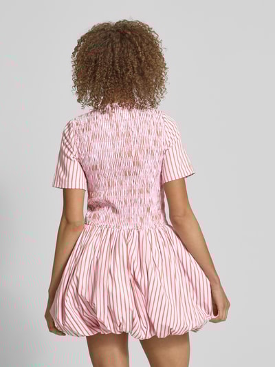Amy Lynn Cocktailkleid mit Smok-Details Modell 'Eleonor' Rosa 5