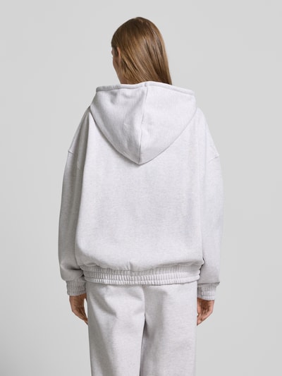 Karo Kauer Oversized Sweatjacke mit Label-Stitching Hellgrau 5