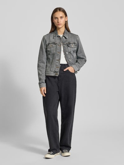 Tommy Jeans Regular Fit Jeansjacke aus reiner Baumwolle  Mittelgrau 1