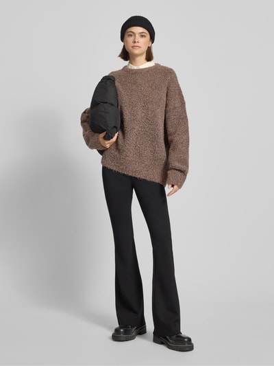 REVIEW Strickpullover in Bouclé-Optik Dunkelbraun Melange 1