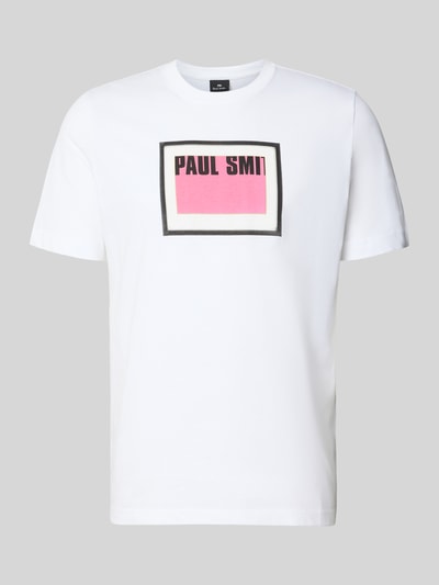 Produktfoto, weißes T-Shirt mit Label-Print von Paul Smith aus reiner Baumwolle, Regular Fit, Rundhalsausschnitt, Vorderseite mit rosa-schwarzem Print, Rückenlänge bei Größe M 71 cm